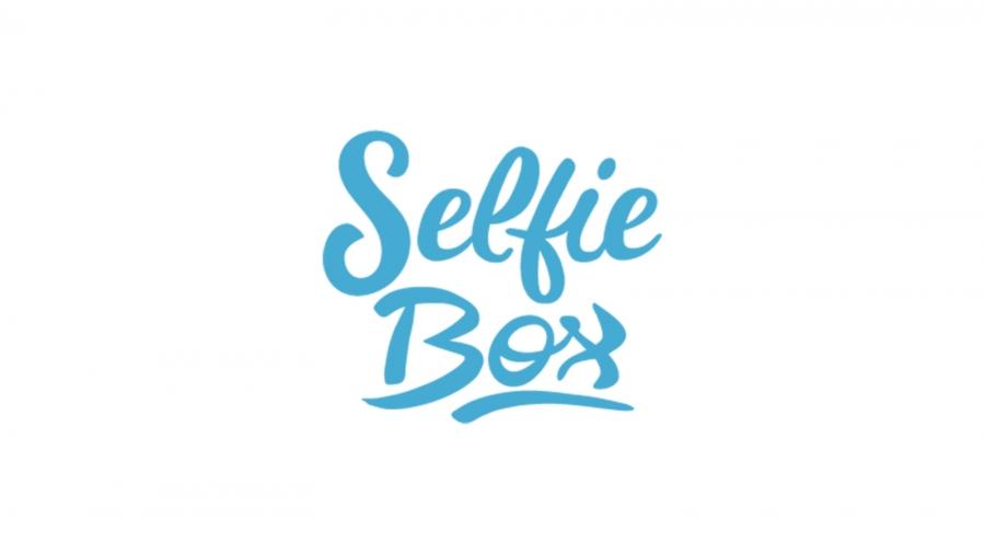 Selfie box